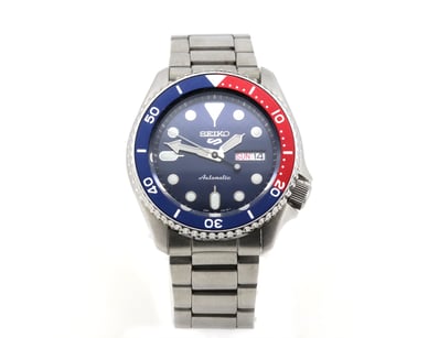 Affordable Watch Market (A1007) - Lot 506