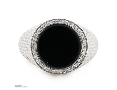 14K WHITE GOLD, ONYX AND DIAMOND, GENTS RING.     ...