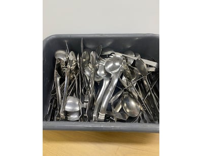 Salad spoons. Metal. 24cm x 6cm. 

SOLD AS LOT