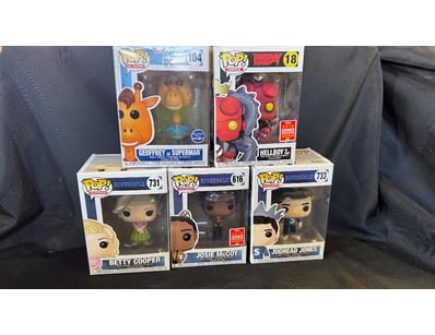 FUNKO POP COLLECTION - DC COMICS, HELLBOY, AND RIV...