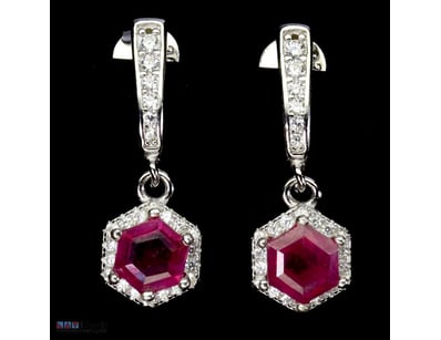 NATURAL BLOOD RED RUBY EARRINGS.     

Natural Blo...