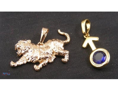 GOLD COLOUR PENDANTS       

 


 

 

Condition: ...