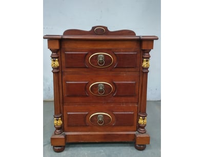 UNRESERVED Luxury Kangaroo Point Estate Furnitu... - Lot 277