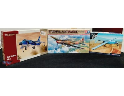COLLECTION OF THREE UNASSEMBLED AIRCRAFT MODEL KIT...