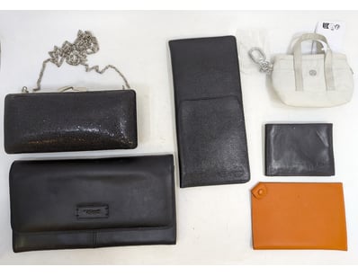 UNRESERVED Airport - Lost Property (A980) - Lot 353