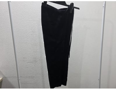 $1.2 Million Designer Fashion Retailer Liquidat... - Lot 242