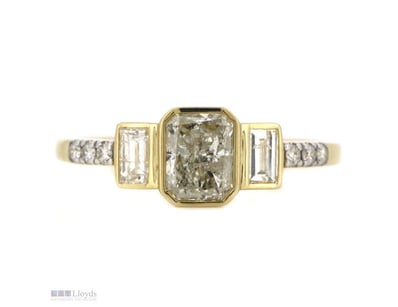 14K YELLOW GOLD AND DIAMOND, TRILOGY RING.      

...