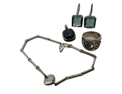 Luxury Pawnbroker Christmas Sale PART 2 (A984) - Lot 563