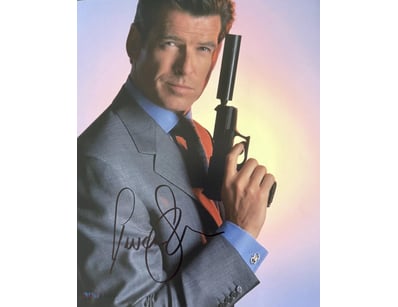 JAMES BOND PIERCE BROSNAN SIGNED PHOTO 

Pierce Br...