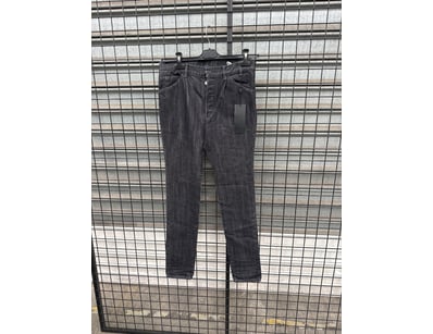 Boutique Clothing Liquidation (ON11818) - Lot 335