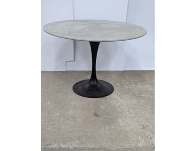 Dining table, round, black metal base, grey top

D...