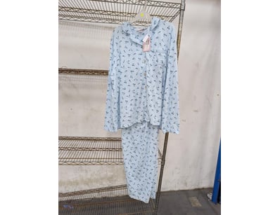 RRP: $89.95, Shrank Rosebud Pyjama Set, size 20
...