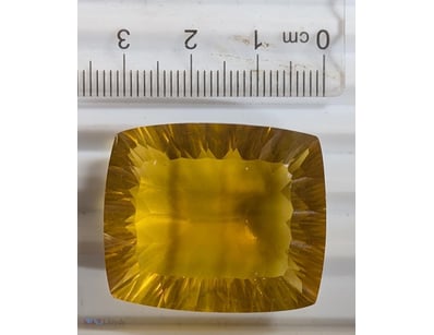 LARGE 103 CARAT YELLOW FLOURITE GEMSTONE

Large 10...