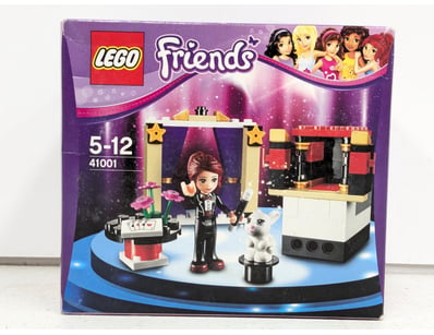 LEGO Friends set 41001 featuring Mia's Magic Show ...