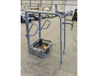 Sporting Gear, Home & Decor (WAA980) - Lot 124