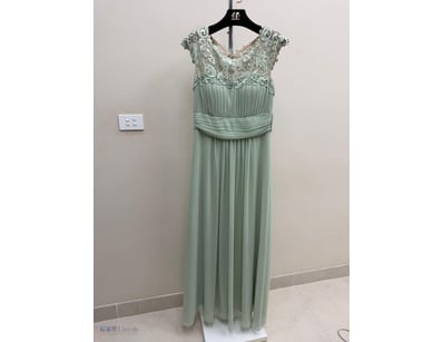SAGE GREEN LACE BODICE EVENING GOWN

Item Size: He...
