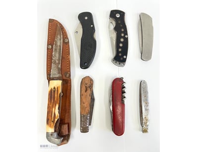 COLLECTION OF SEVEN VINTAGE FOLDING KNIVES AND FIX...