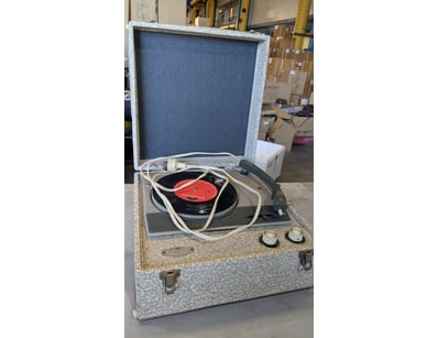 VINTAGE KINGSLEY PORTABLE RECORD PLAYER IN TWEED C...