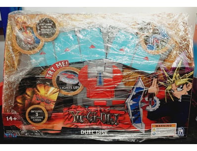 YU-GI-OH! DUEL DISK ELECTRONIC GAME SET WITH LIGHT...