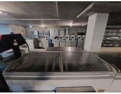 Kingloc model RU048 double-sided display freezer w...
