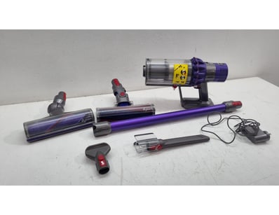 Dyson V15 Detect cordless vacuum cleaner system in...
