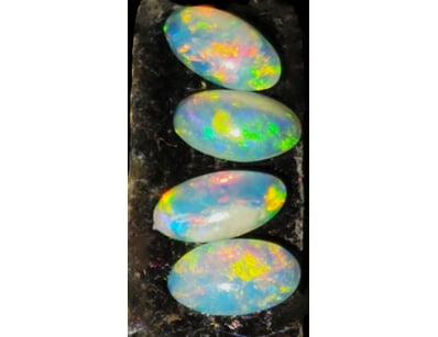 .5 CARATS CALIBRATED PARCEL OF LIGHTNING RIDGE CRY...