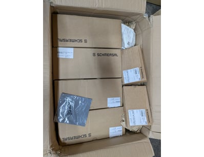 Parts, Siempelkamp Maschinenfabrik GmbH box of ass...