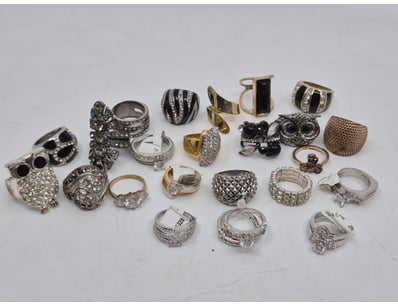 UNRESERVED Affordable Jewellery (A988) - Lot 1325