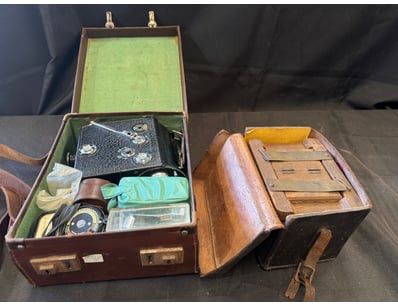 FOLDING CAMERA KIT IN LEATHER CASE WITH ACCESSORIE...