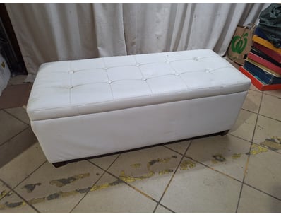 Storage Ottoman, Leather Style, White Finish

Dime...