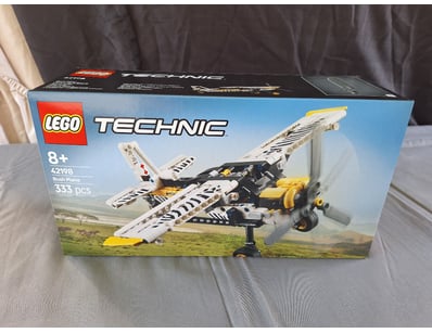 **UNRESERVED** LIFETIME COLLECTION OF LEGO PART... - Lot 177