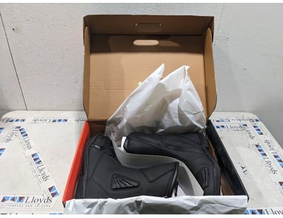 Motorcycle Apparel & Accessories (NSWA981) - Lot 159