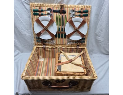 The Curio Collection (A985) - Lot 1050