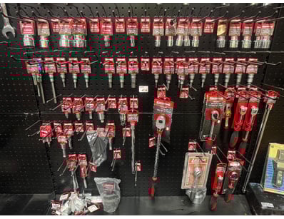 Distribution Business Equipment Liquidation (ON... - Lot 138