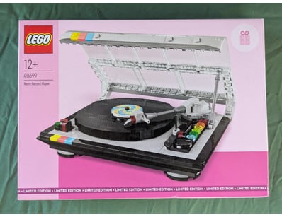 **UNRESERVED** LIFETIME COLLECTION OF LEGO PART... - Lot 408