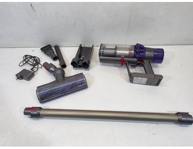 Factory Returned Reconditioned Dysons Liquidati... - Lot 429