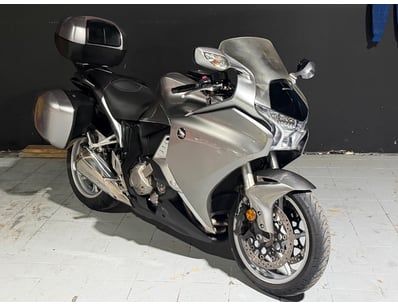 <b>2010 Honda VFR - Silver - 46,194km - 1237cc V4 ...