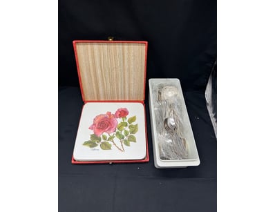 FLOWER COASTER SET WITH STERLING SILVER CUTLERY
...
