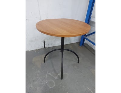 Round Table, Timber Style, Brown & Black Finish 

...