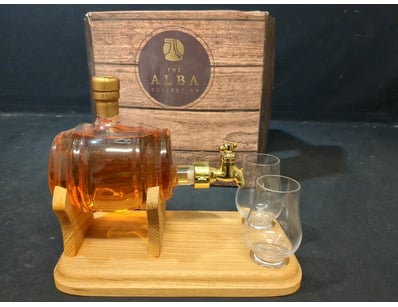 The Alba Collection premium whisky decanter set fe...