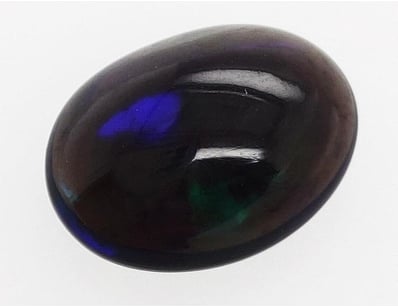 2.19 CARAT NATURAL NOBLE BLACK OPAL

Oval Caboch...