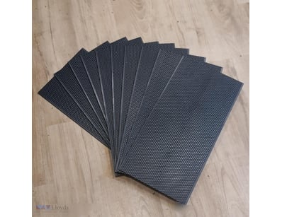 70 Pcs, Approx. 42.5 x 21 cm x 0.3 cm The bees dra...