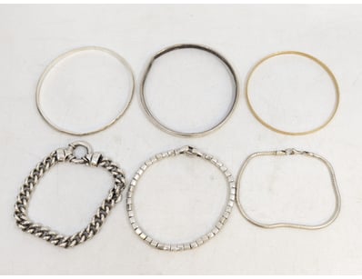 UNRESERVED Airport - Lost Property (A980) - Lot 183