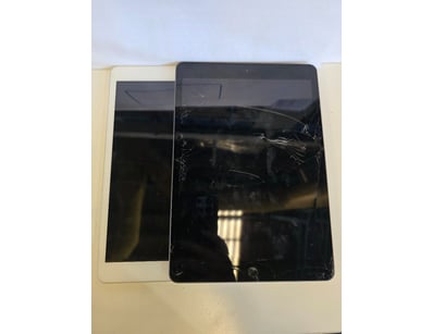 UNRESERVED Airport - Lost Property (A980) - Lot 373