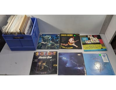 Gadgets, Music & Pastimes (SAA982) - Lot 4401