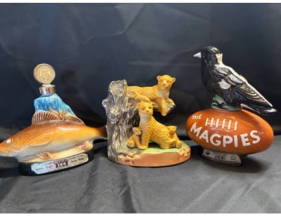 VINTAGE CERAMIC AND GLASS DECANTER COLLECTION - TH...