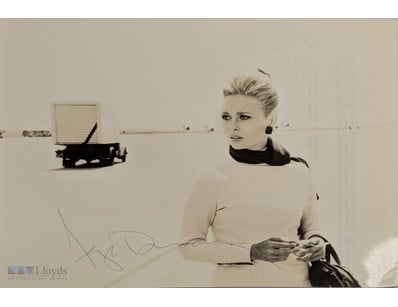 SIGNED PHOTOGRAPH OF FAYE DUNAWAY FROM "A PLACE FO...