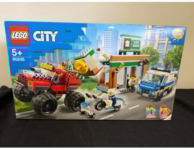 **UNRESERVED** LIFETIME COLLECTION OF LEGO PART... - Lot 320