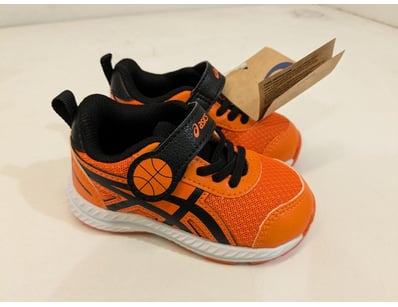 Major Brand Apparel & Footwear Liquidation Even... - Lot 300