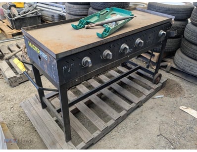 Portable BBQ & more

Sold as lot

Ref: 4007015

Co...